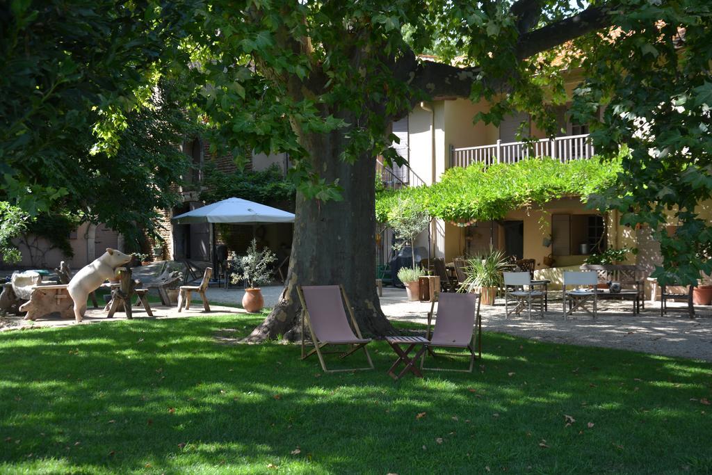 Le Mas De Gion Arles Eksteriør billede